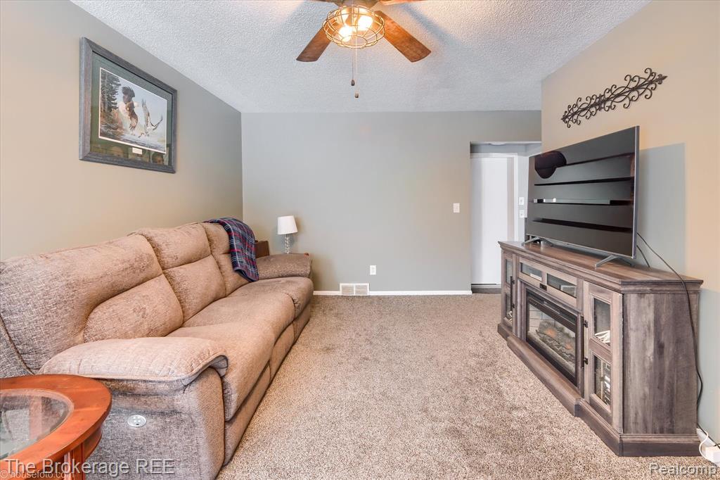 7310 Brewer Road, Flint, MI 48507 — Photo 39