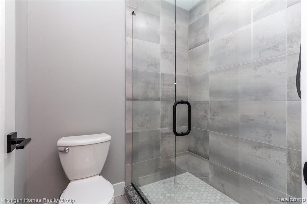 2910 LOON Drive, Wixom, MI 48393 — Photo 77