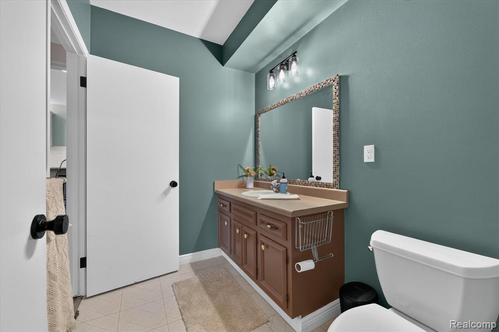 6646 Yarborough Drive, Utica, MI 48316 — Photo 39