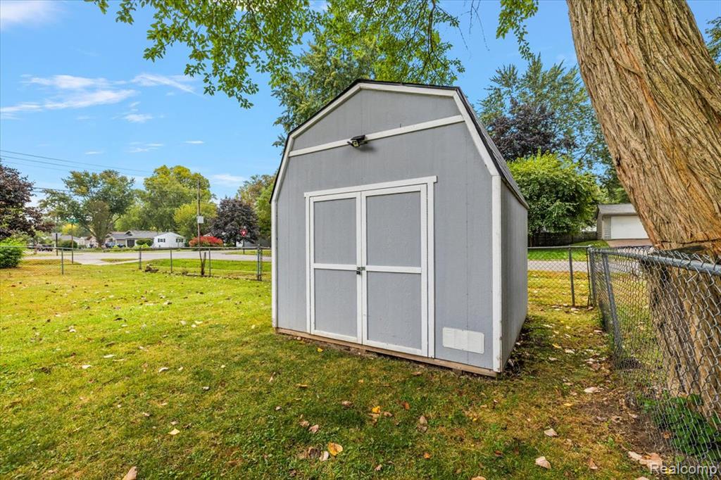 841 Nash Avenue, Waterford, MI 48328 — Photo 46
