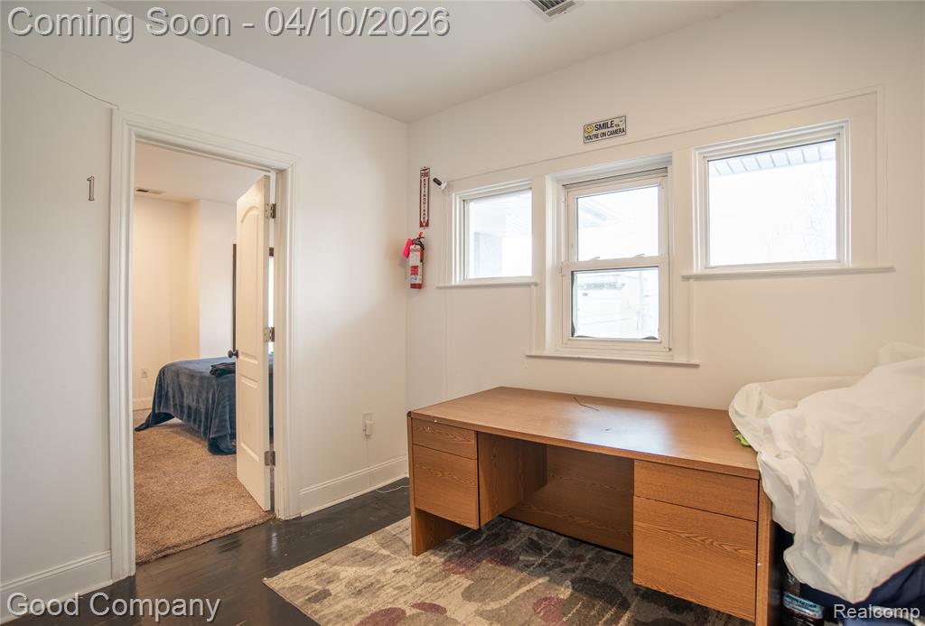 30 Lawrence Street, Detroit, MI 48202 — Photo 17