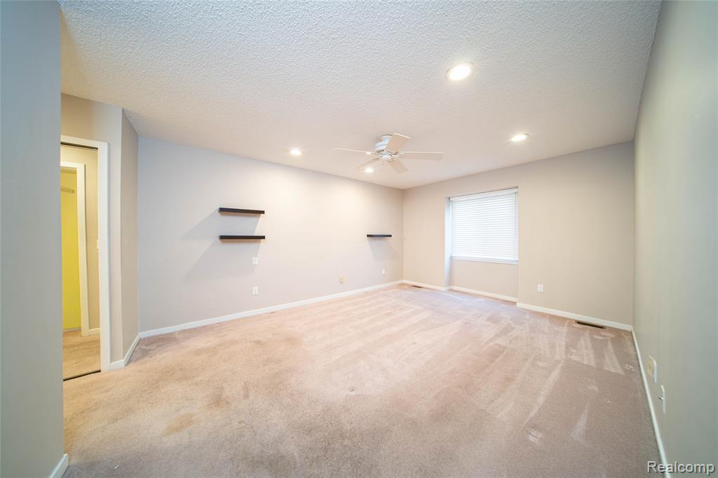 7080 Elmhurst, West Bloomfield, MI — Photo 10