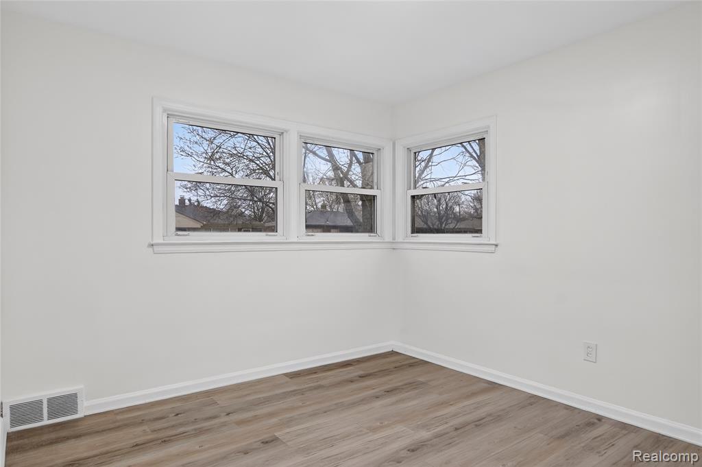 8664 Louise Avenue, Allen Park, MI 48101 — Photo 26