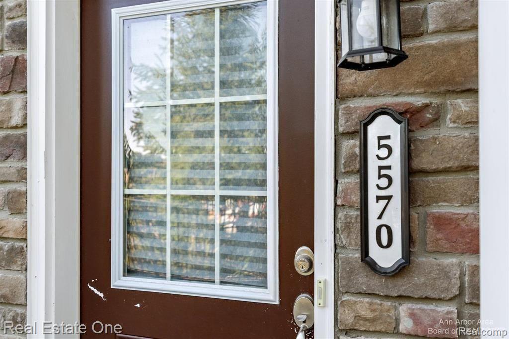 5570 ARBOR CHASE Drive, Ann Arbor, MI 48103 — Photo 3