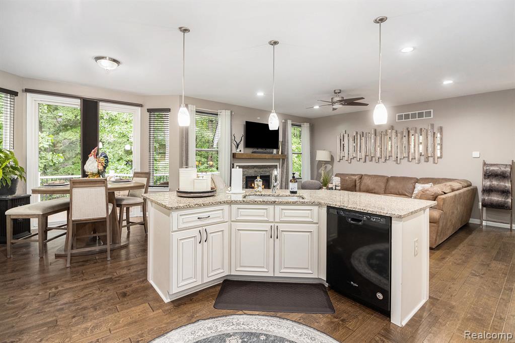 7970 Russell Drive, Westland, MI — Photo 5