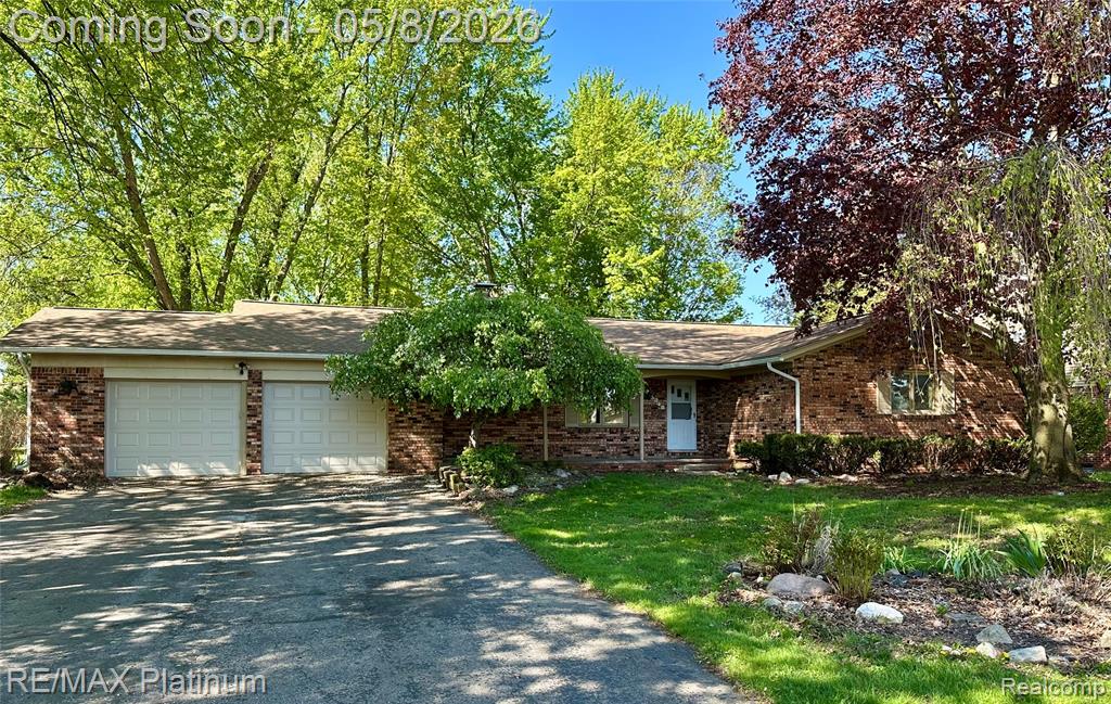 5248 Daniel Drive, Brighton, MI 48114 — front exterior