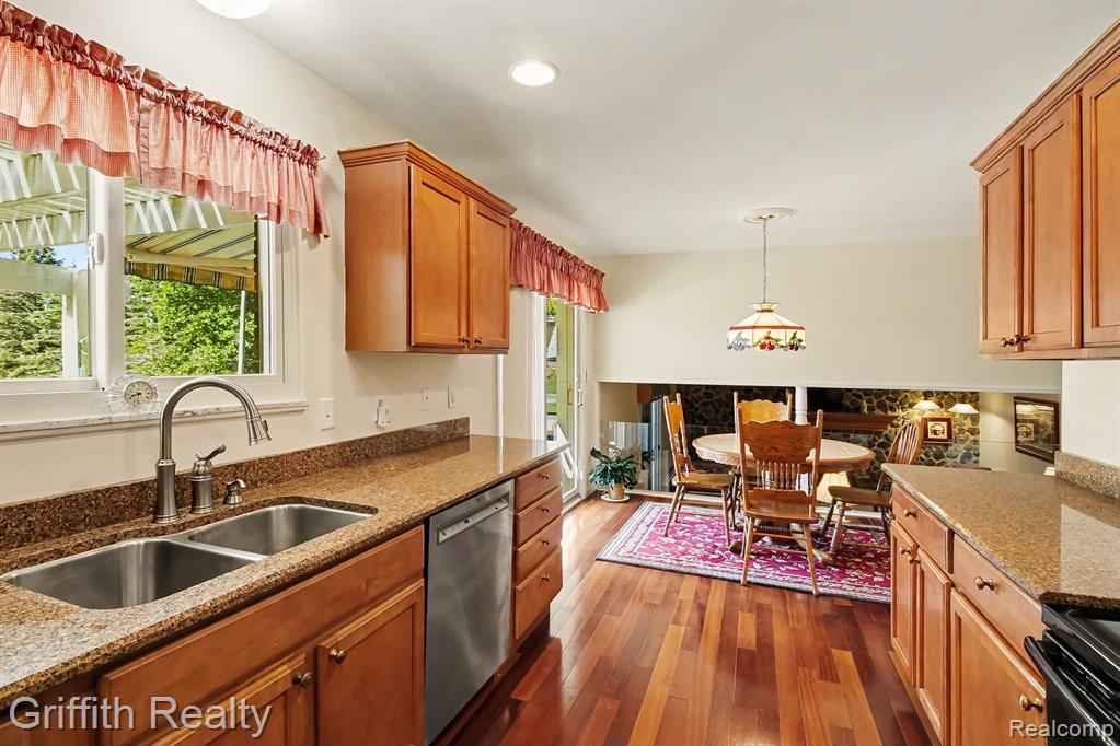 578 E Coon Lake Road, Howell, MI 48843 — Photo 7