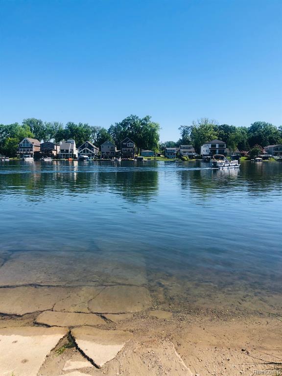8396 Cooley Beach Drive, White Lake, MI — Photo 22