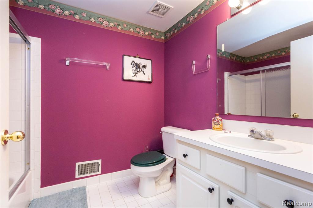 487 N Oak Drive, Commerce Twp, MI 48390 — Photo 27