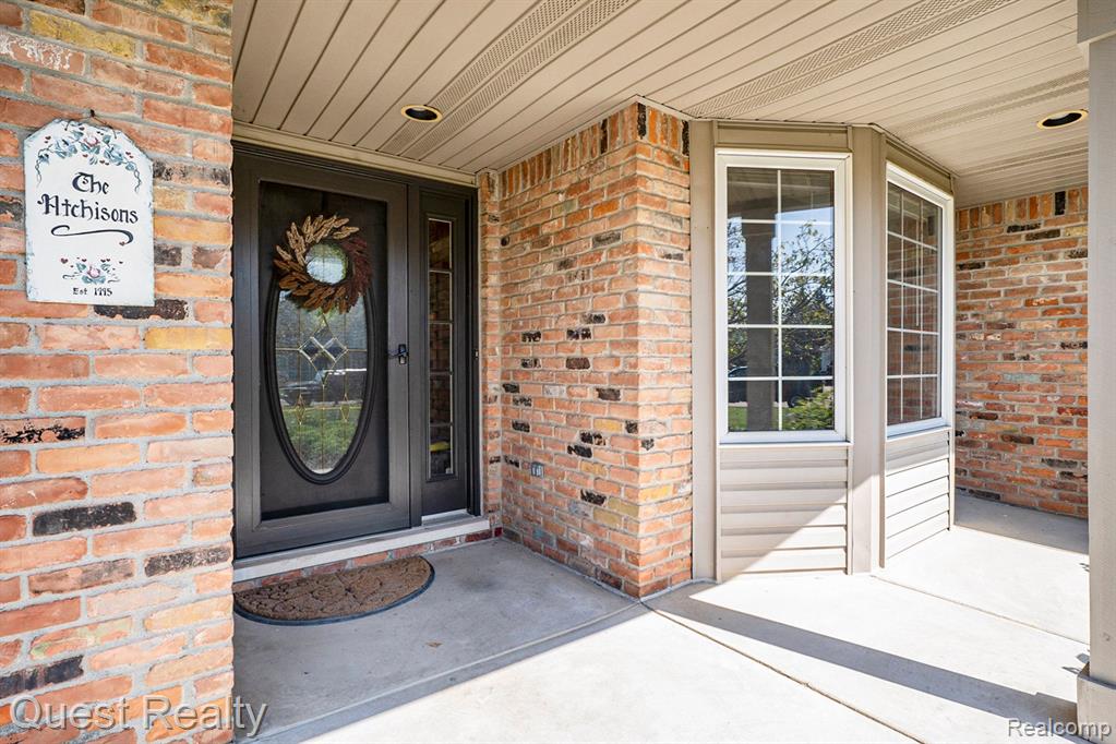 5780 GARNET Circle, Clarkston, MI 48348 — Photo 3