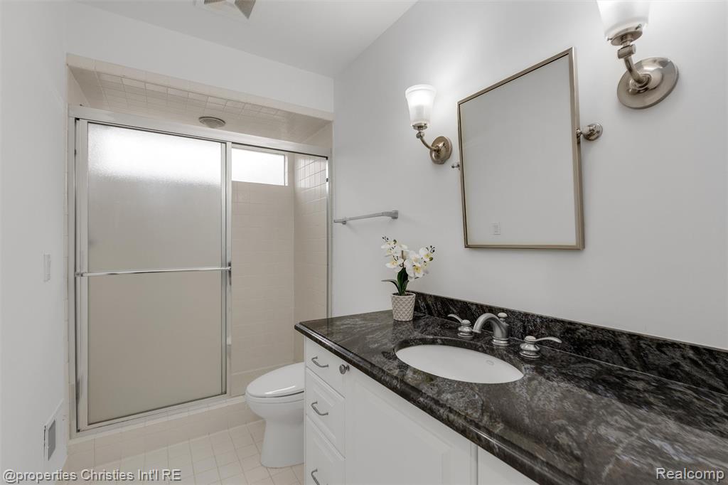 4768 Wendrick Drive, West Bloomfield, MI 48323 — Photo 32