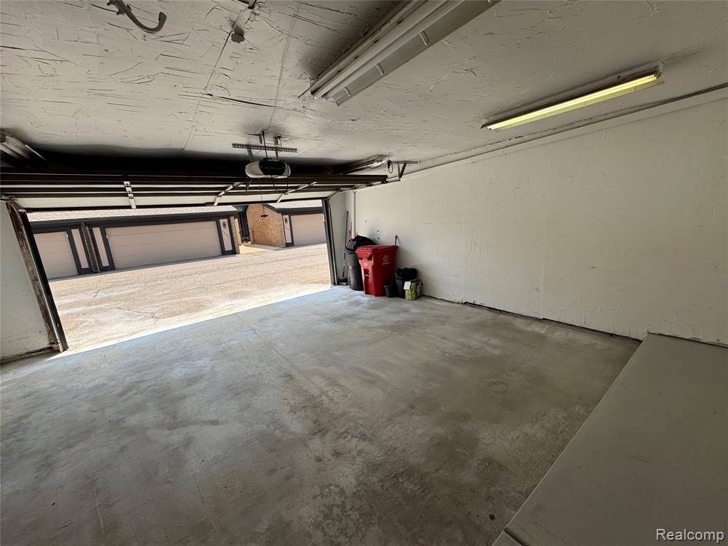 5216 Brett Court, West Bloomfield, MI — Photo 4