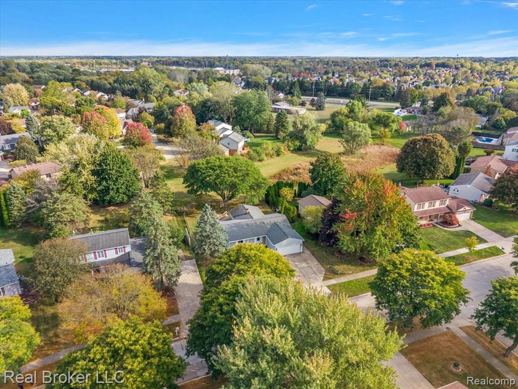 24348 Simmons Drive, Novi, MI — Photo 66