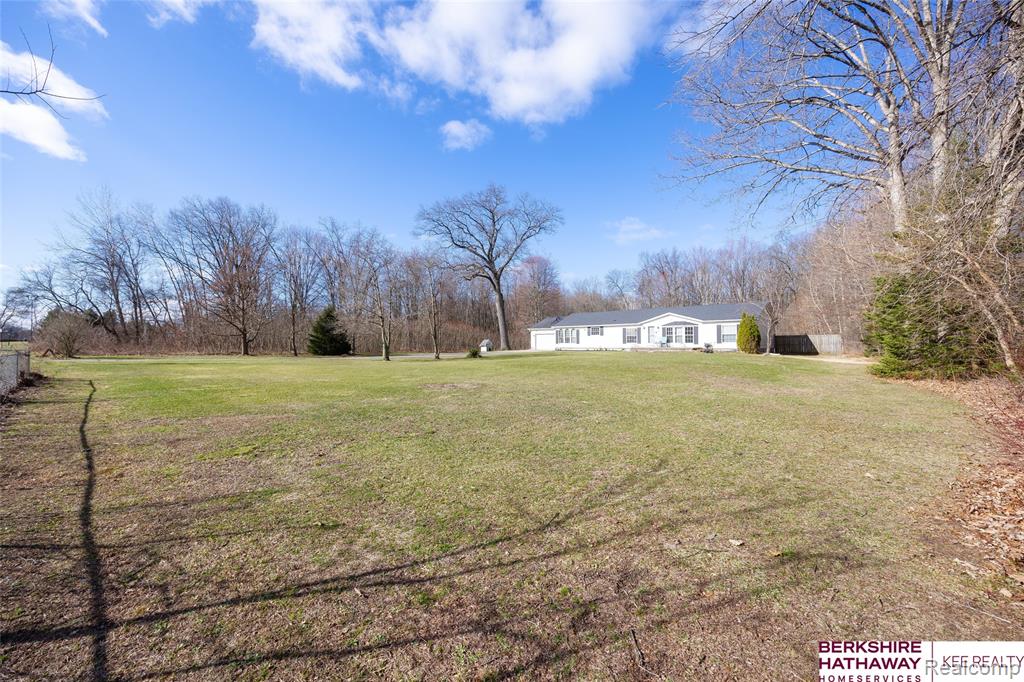 19090 Sumpter Road, Belleville, MI 48111 — Photo 17