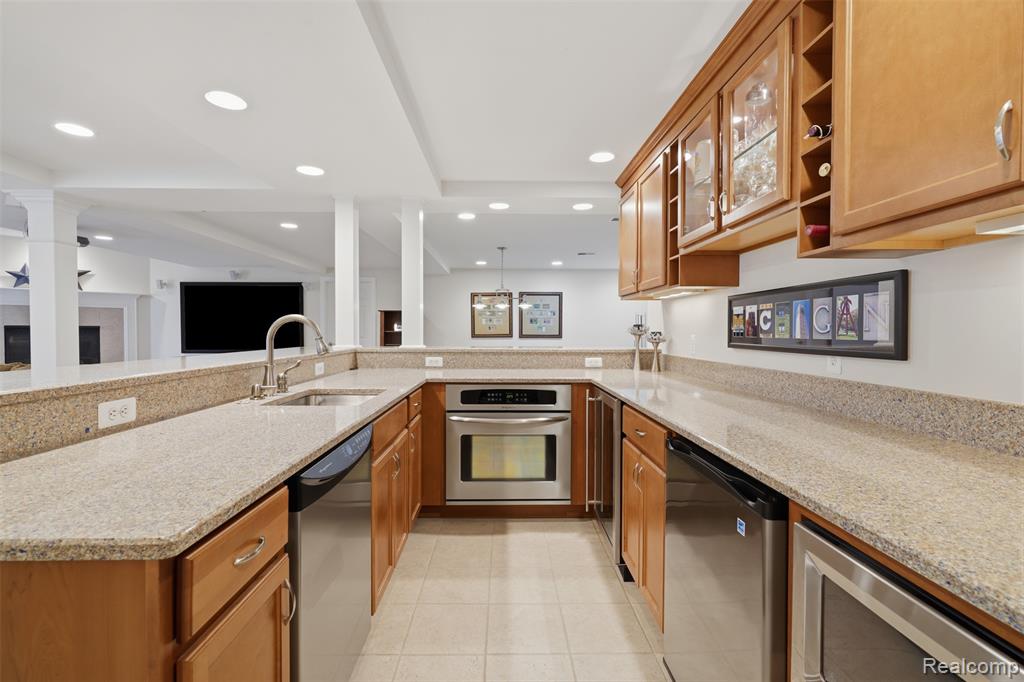 5110 Kitson Lane, West Bloomfield, MI 48324 — Photo 37
