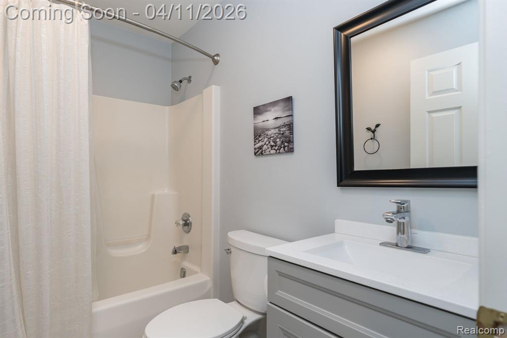 282 Stratford Lane, Lake Orion, MI — Photo 25