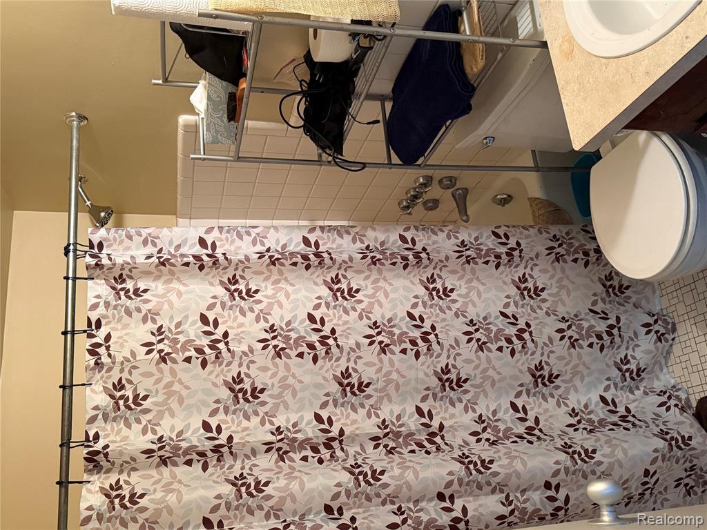 8900 E Jefferson Avenue N, 832, Detroit, MI 48214 — Photo 8