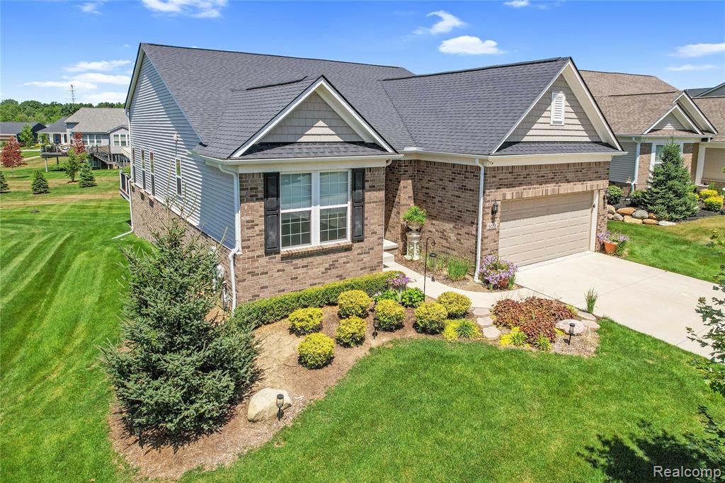 5008 Oakdale Drive, Clarkston, MI 48348 — Photo 2