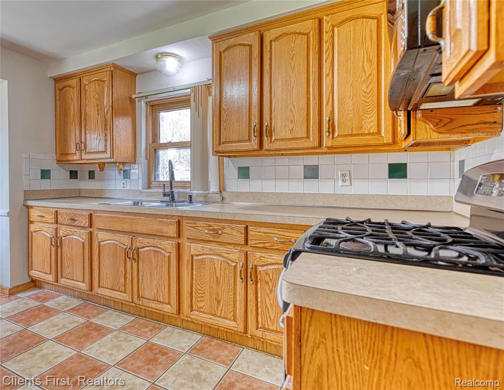 551 Fiske Drive, Detroit, MI 48214 — Photo 13