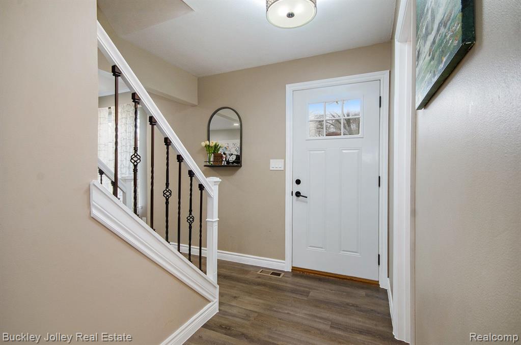 5178 FOREST VIEW Court, Brighton, MI 48116 — Photo 18