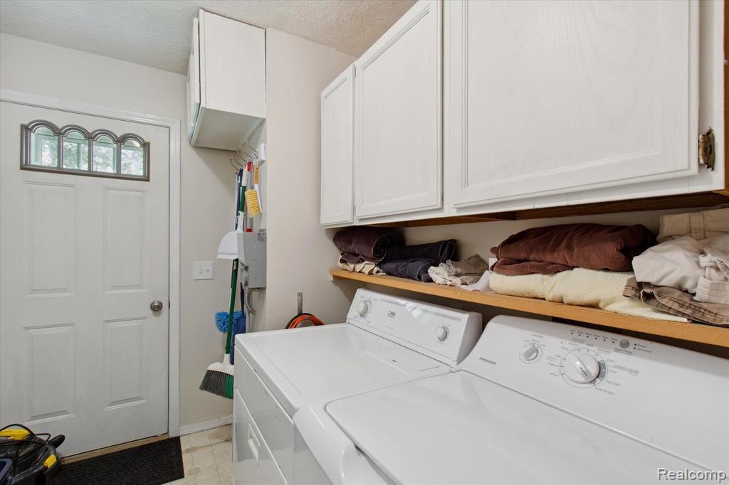 898 ROWLAND Road, Leonard, MI 48367 — Photo 29