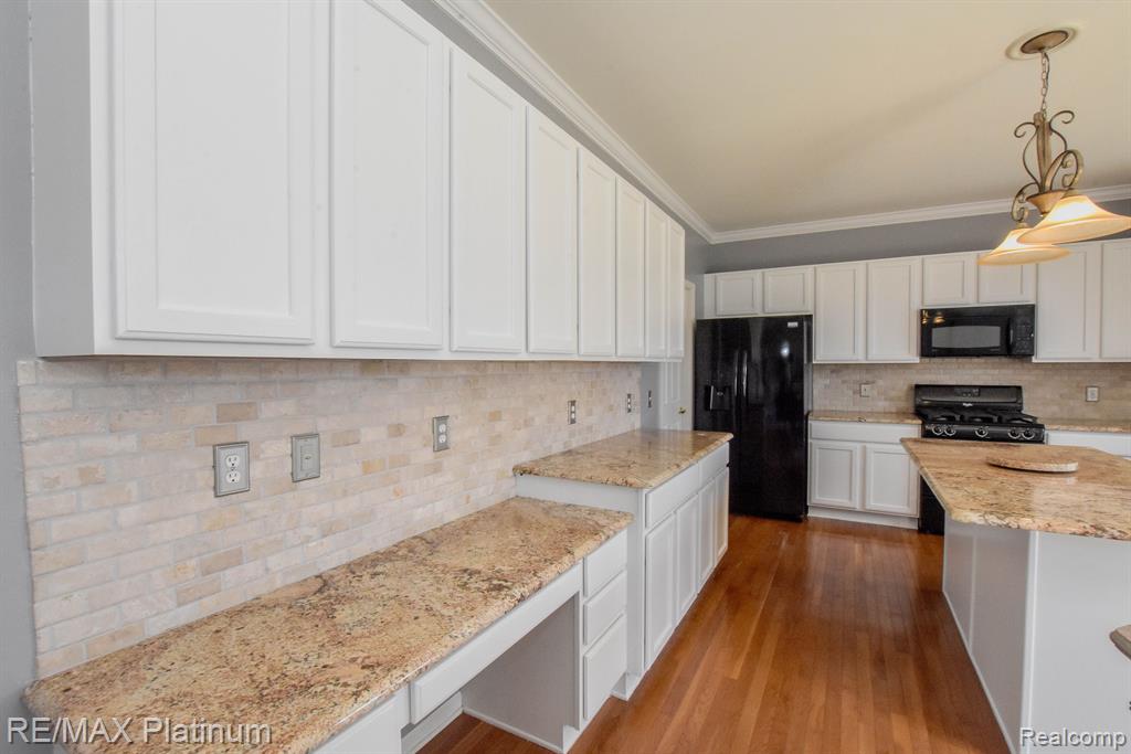 4237 MERRIMAN Loop, Howell, MI 48843 — Photo 15