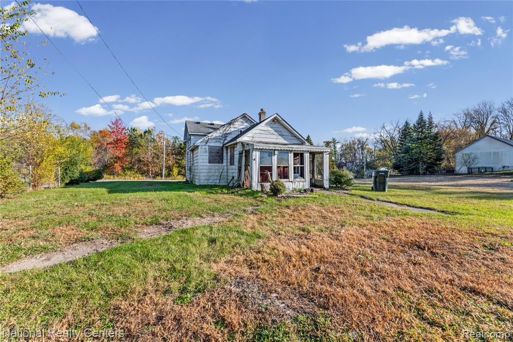 8292 Pettysville Road, Pinckney, MI 48169 — Photo 9