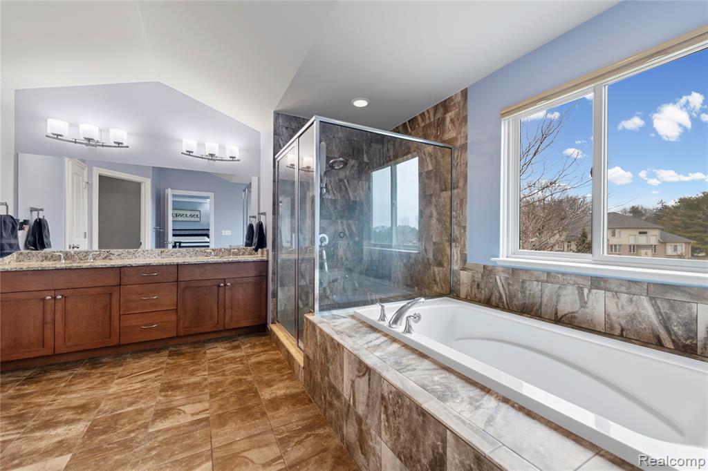 801 Watersmeet Drive, Oxford, MI 48371 — Photo 33