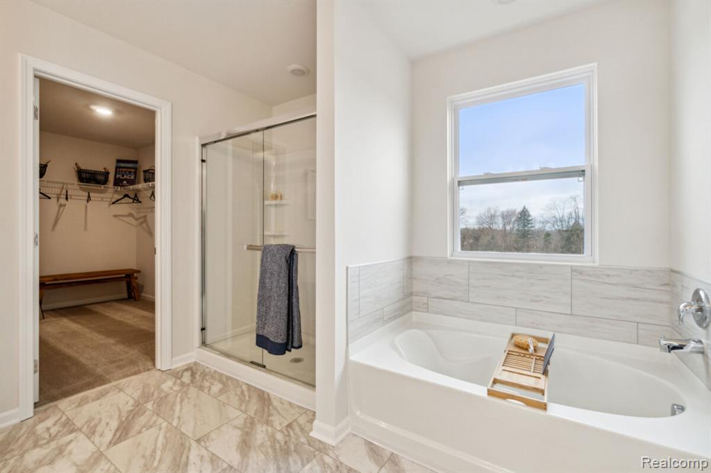 408 Hidden River W, Holly, MI 48442 — Photo 11
