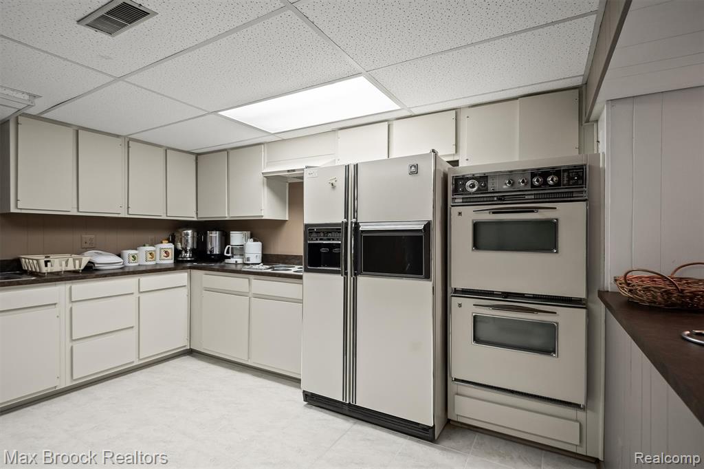 1418 Sodon Lake Drive, Bloomfield Hills, MI 48302 — Photo 28