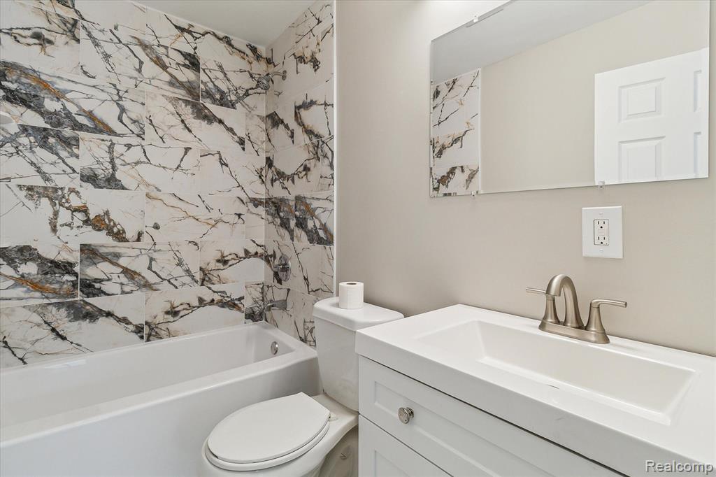 3552 BISHOP Road, Dryden, MI 48428 — Photo 18