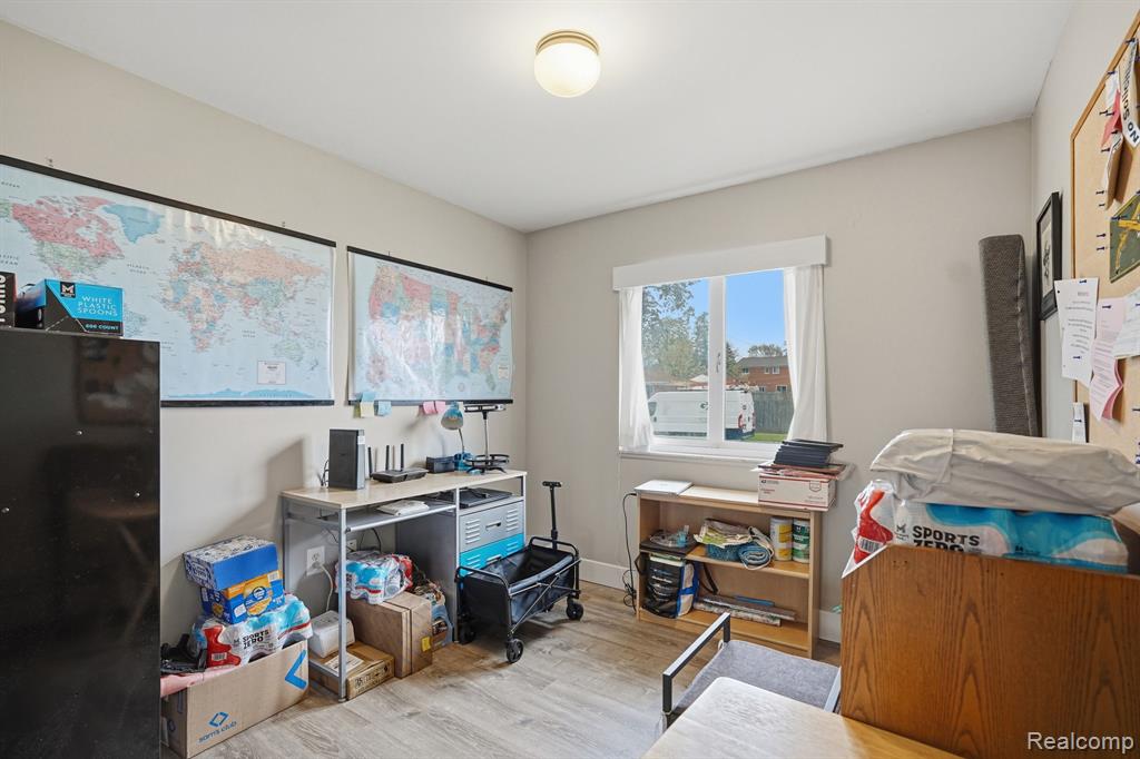 21525 Downing Street, Saint Clair Shores, MI 48080 — Photo 18