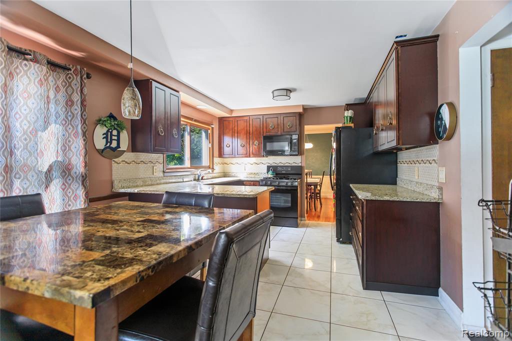 4015 Pinehurst Drive, West Bloomfield, MI — Photo 10