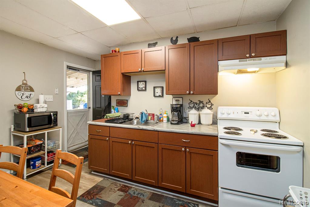 512 E Main Street, Pinckney, MI 48169 — Photo 17