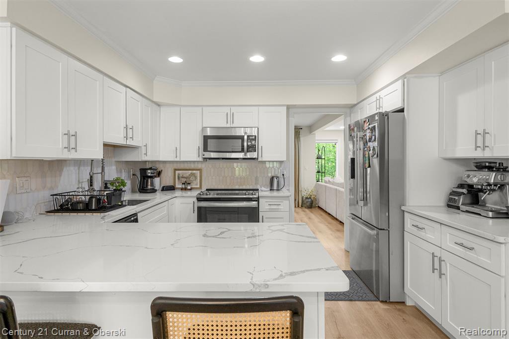 5 Timberlane Court, Dearborn, MI 48126 — Photo 12