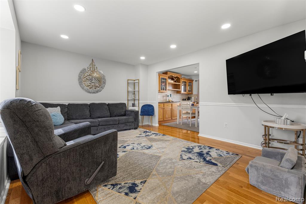 28810 Birchlawn Street, Garden City, MI — Photo 5
