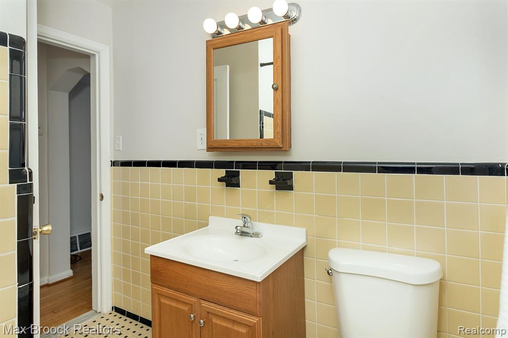508 DEWEY Street, Royal Oak, MI 48067 — Photo 17