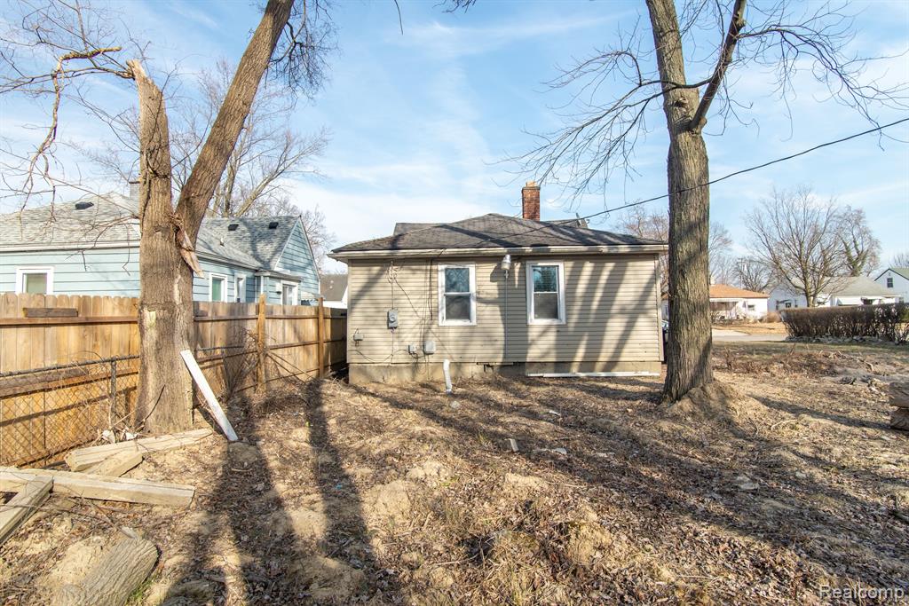 9101 HEYDEN Street, Detroit, MI 48228 — Photo 13