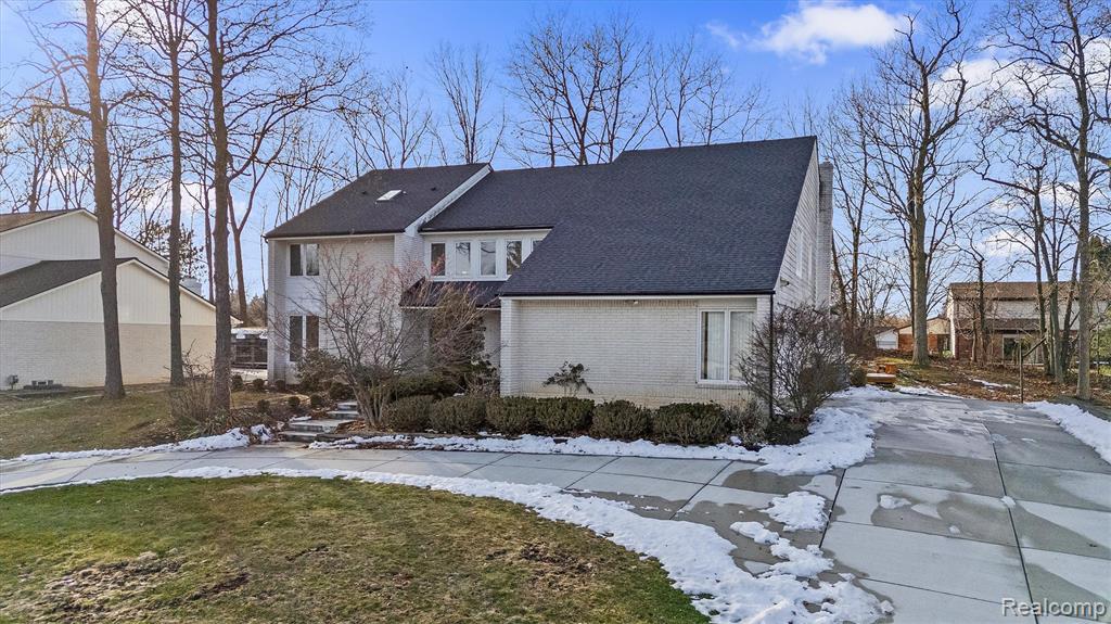 5322 Pond Bluff Drive, West Bloomfield, MI 48323 — Photo 48
