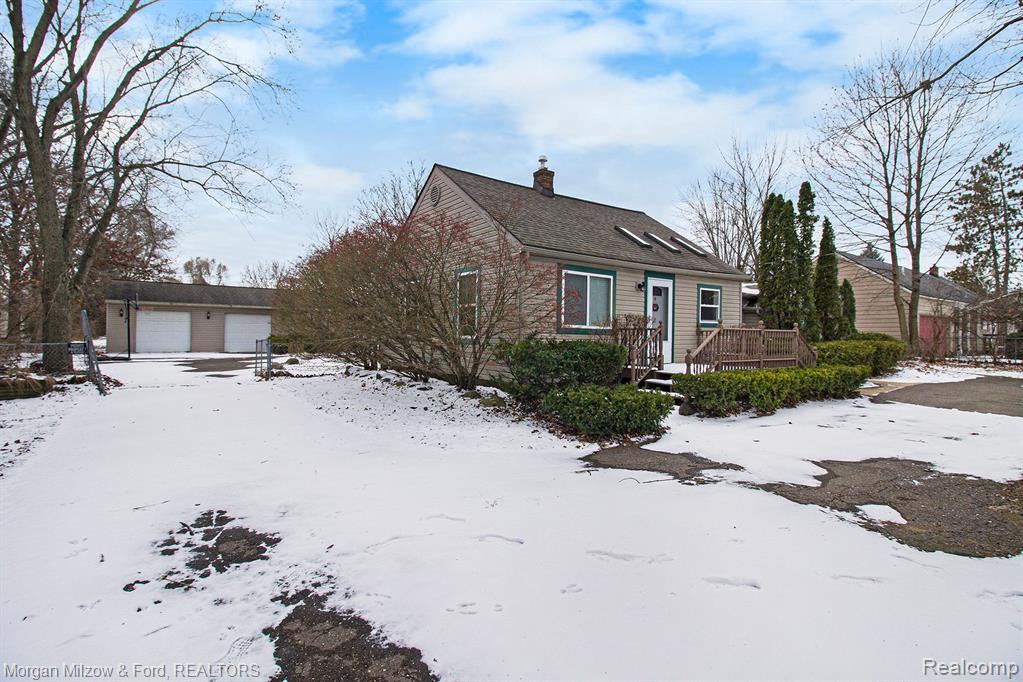 6479 Simmons Road, Waterford, MI 48327 — Photo 22