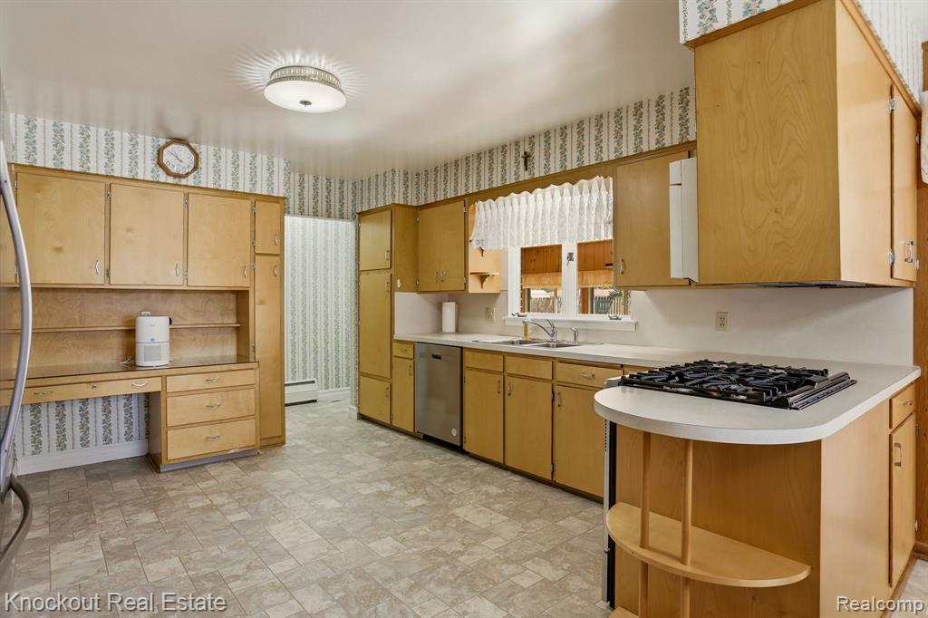 275 S Airport Road, Saginaw, MI 48601 — Photo 12