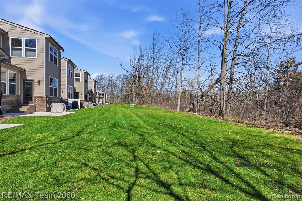 838 Addison Circle, Walled Lake, MI 48390 — Photo 33