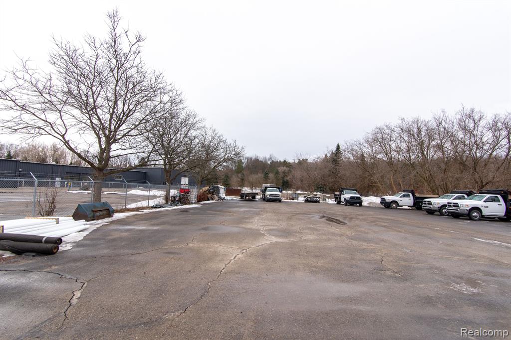 8175 BIG LAKE Road, Clarkston, MI — Photo 4