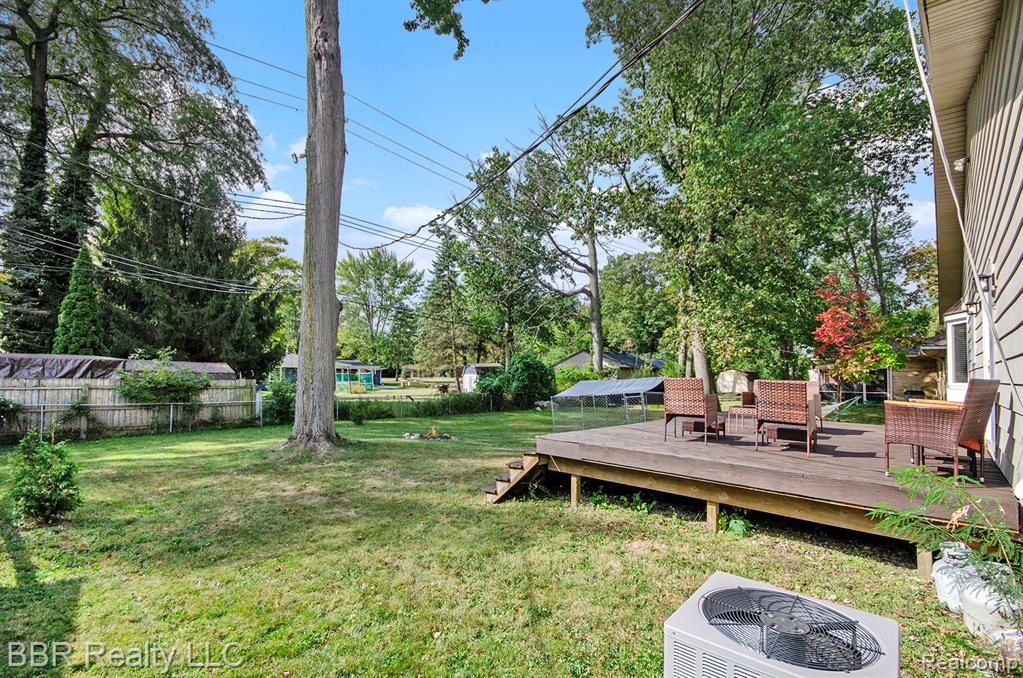 9157 Dallas Drive, Grosse Ile, MI 48138 — Photo 21