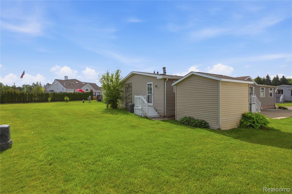 9857 Rembrandt Way, Fenton, MI 48430 — Photo 47
