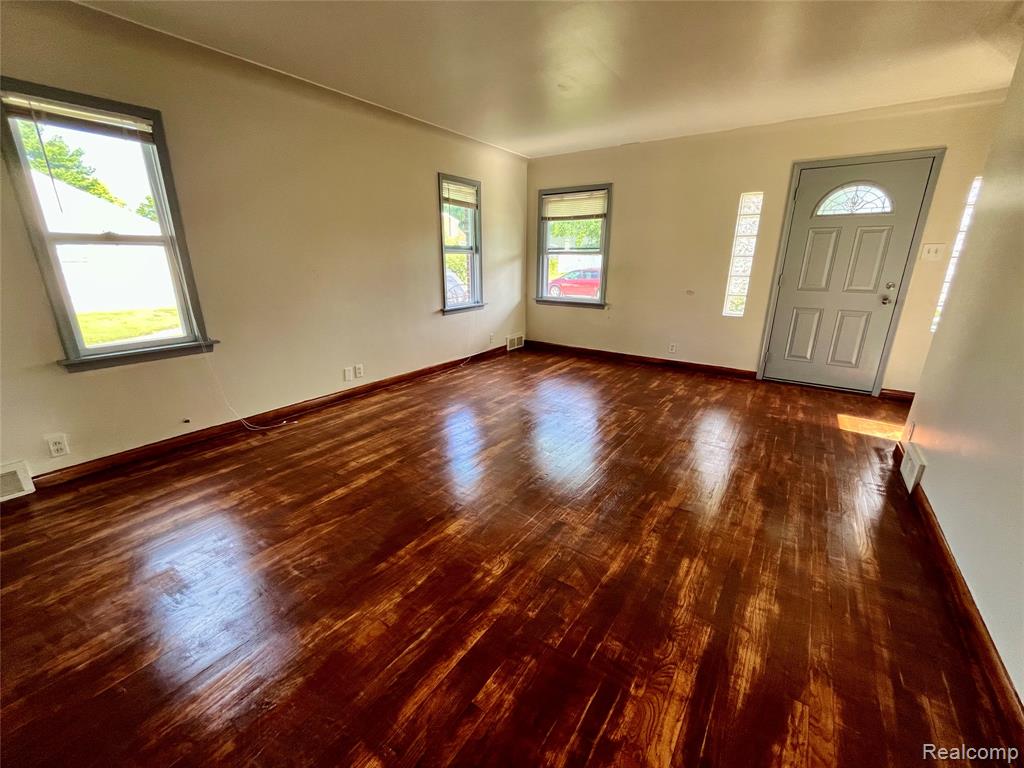 7201 Jackson Avenue, Warren, MI 48091 — Photo 6