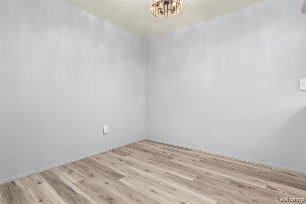 7806 Manor Circle, 101, Westland, MI — Photo 12