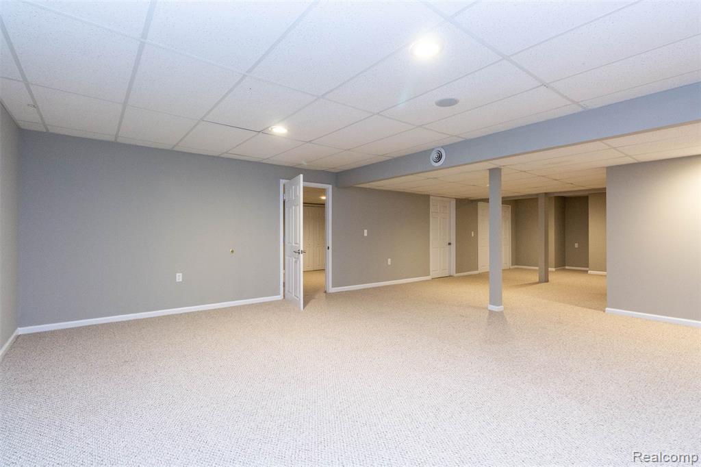 878 Dakota, Rochester Hills, MI 48307 — Photo 43