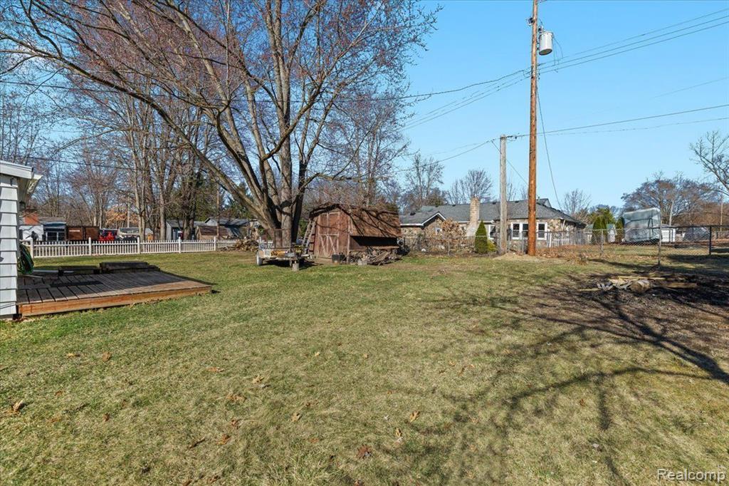 9637 PALMER Road, Whitmore Lake, MI 48189 — Photo 17