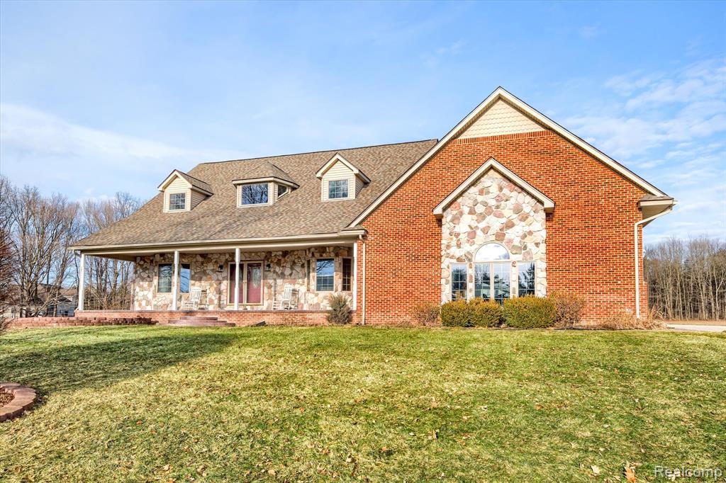 845 Oak Tree Lane, Lapeer, MI 48446 — front exterior